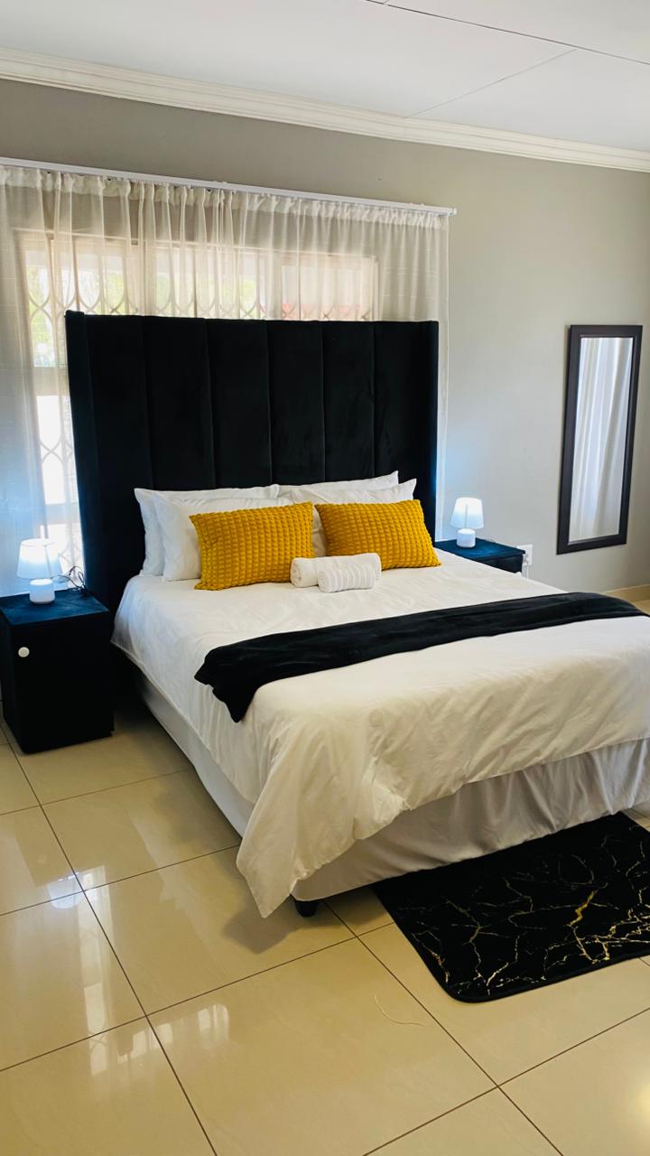 Contact LuzVida Guesthouses